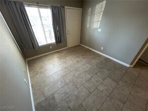 2105 Sleepy Ct in Las Vegas, NV - Building Photo - Building Photo