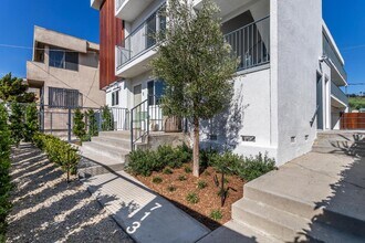 713 New Depot St in Los Angeles, CA - Foto de edificio - Building Photo