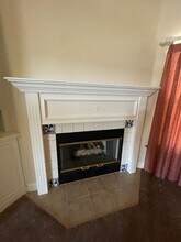 608 W Evergreen Ct in Visalia, CA - Building Photo - Building Photo