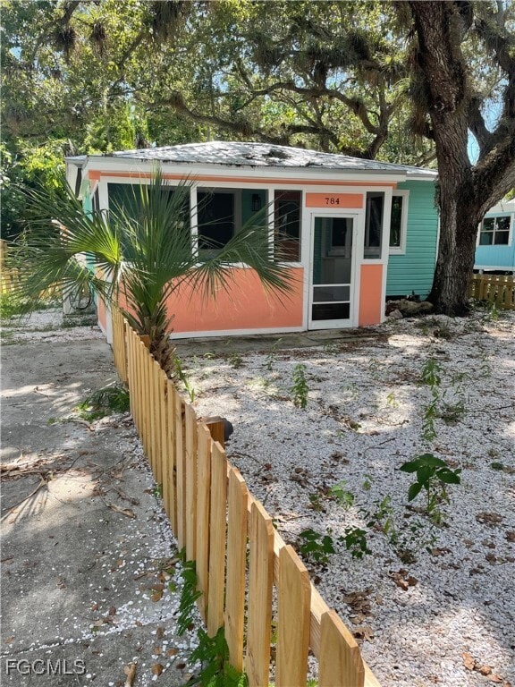784 Oak St in Fort Myers Beach, FL - Building Photo - Building Photo