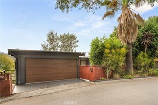 3339 N Knoll Dr in Los Angeles, CA - Building Photo