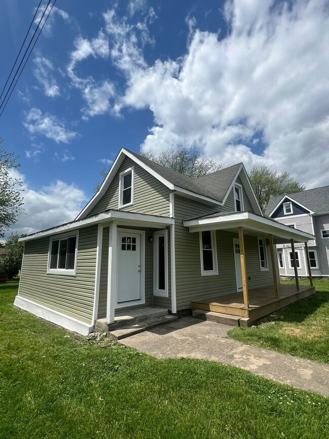 229 Buckingham St in Newark, OH - Building Photo - Building Photo