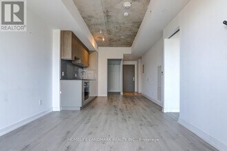 161 Roehampton Ave in Toronto, ON - Building Photo - Building Photo