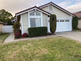 2343 Lake Forest St in Escondido, CA - Building Photo