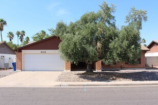 602 W Kilarea Ave in Mesa, AZ - Building Photo