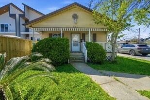 406 E 34th St in Houston, TX - Building Photo