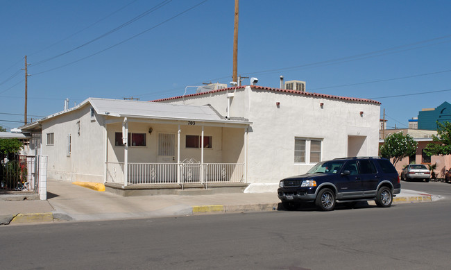 701 S Virginia St in El Paso, TX - Building Photo - Building Photo