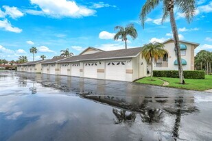 249 Gabriel Cir in Naples, FL - Building Photo