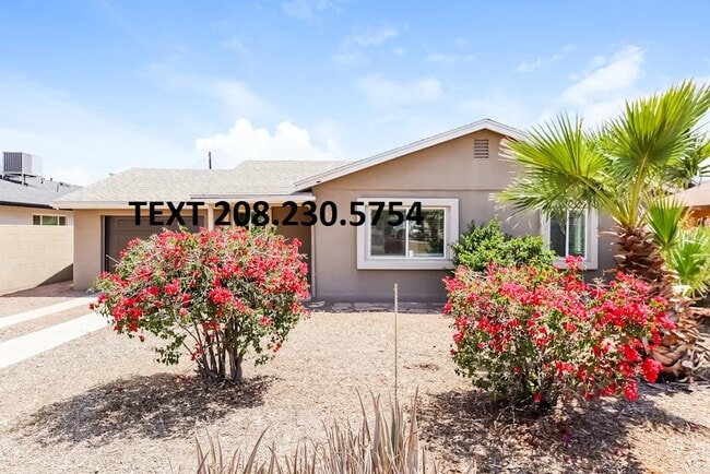 property at 1624 E Oak St