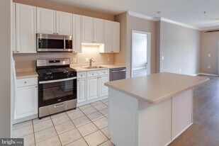 9480 Virginia Center Blvd in Vienna, VA - Building Photo