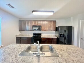 4703 Windsor Park Ln in Callaway, FL - Building Photo - Building Photo