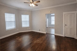 511 W Cleveland St in Alvin, TX - Building Photo - Building Photo