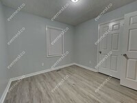 229 Hampton Dr photo'