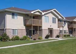 Charlotte Court Apartments in Antigo, WI - Foto de edificio