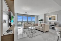 100 E Las Olas Blvd in Fort Lauderdale, FL - Building Photo - Building Photo