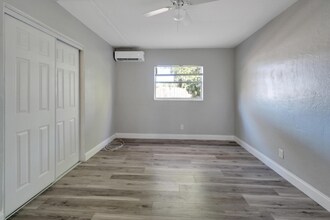 2475 18th Ave S-Unit -4 in St. Petersburg, FL - Building Photo - Building Photo