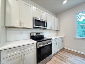 1086 W Bank St in Winston-Salem, NC - Building Photo - Building Photo