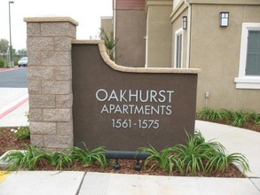 Oakhurst Apartments in Olivehurst, CA - Building Photo - Building Photo