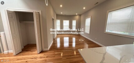 126 Cross St, Unit 6 in Somerville, MA - Building Photo - Building Photo