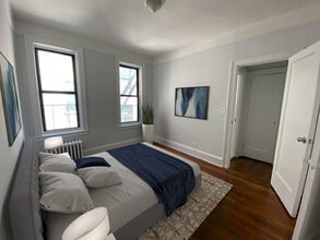 28-23 42nd St in Queens, NY - Building Photo - Building Photo