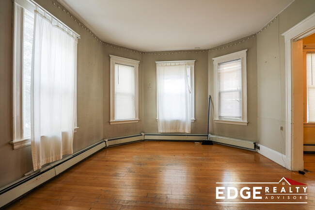 38 Leicester St, Unit 1 in Boston, MA - Building Photo - Building Photo