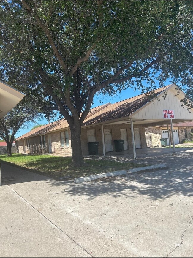 107 Joe Rice Dr in Del Rio, TX - Foto de edificio - Building Photo