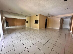 3360 Spanish Moss Terrace, Unit 206 in Lauderhill, FL - Building Photo - Building Photo