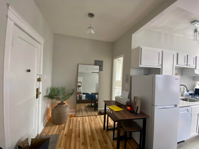 1188 Commonwealth Ave, Unit #8 in Boston, MA - Building Photo - Building Photo