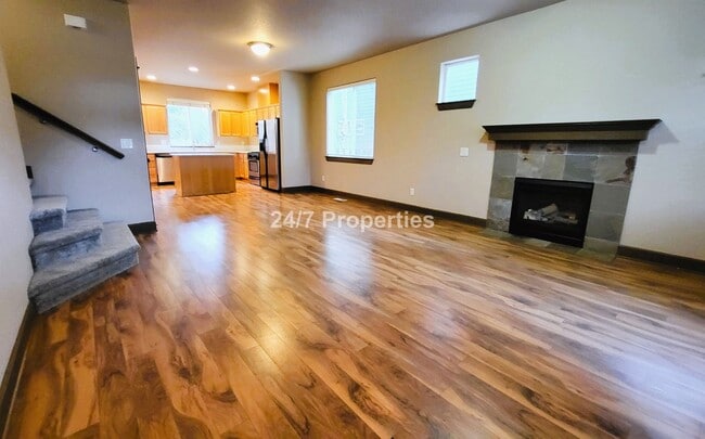 19328 Friars Ln in Oregon City, OR - Foto de edificio - Building Photo