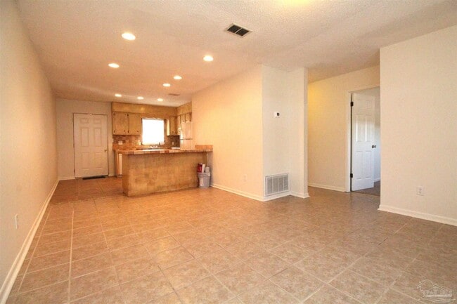 4964 W Spencer Field Rd in Pace, FL - Building Photo - Building Photo