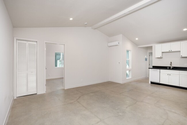 property at 126 Franklin Ct