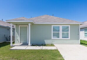 12932 Lake Fryer in Saint Hedwig, TX - Building Photo