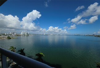 1625 Kennedy Cswy in North Bay Village, FL - Building Photo - Building Photo