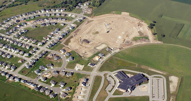 Prairie Creek Ridge in Oconomowoc, WI - Building Photo - Building Photo