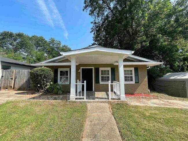 property at 68 Vanira Ave SE