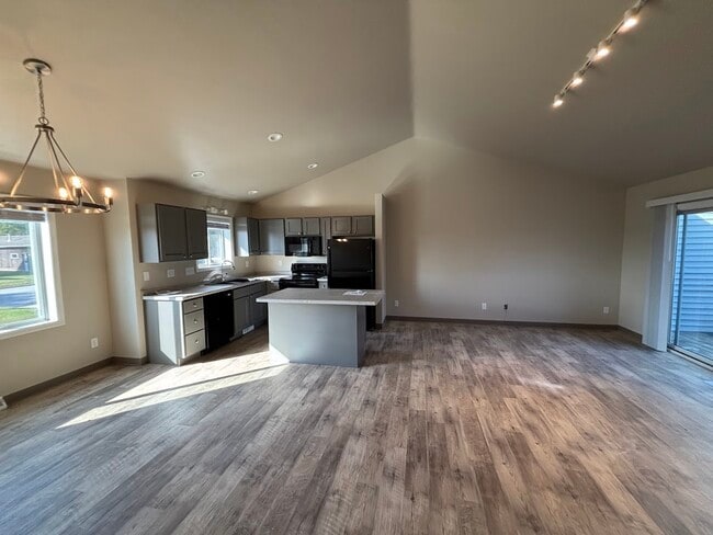 property at 595 W Green Bay St