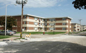 8136 W Enger Ln Apartamentos