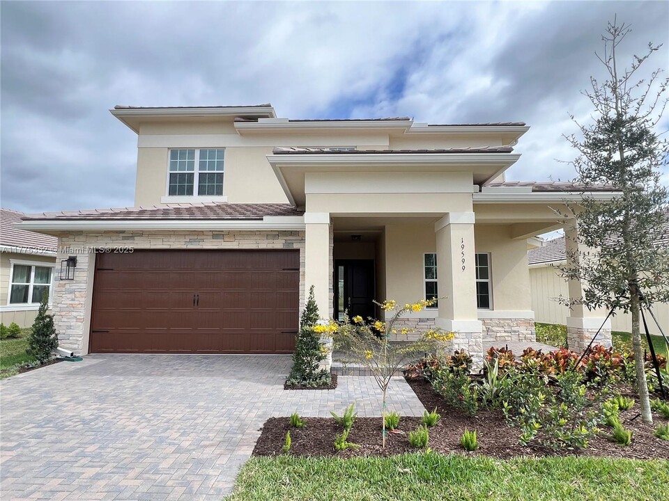 19599 Broad Shore Walk in Loxahatchee, FL - Building Photo