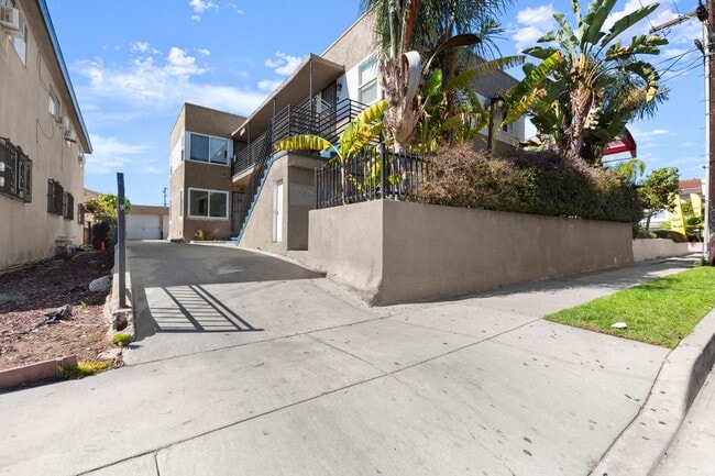 1 BED 1 BATH IN LOS ANGELES!!! in Los Angeles, CA - Foto de edificio - Building Photo