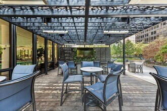 401 E Ontario St in Chicago, IL - Building Photo - Building Photo