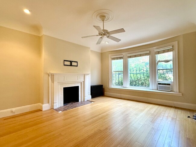 330 Dartmouth St, Unit 1B in Boston, MA - Building Photo - Building Photo