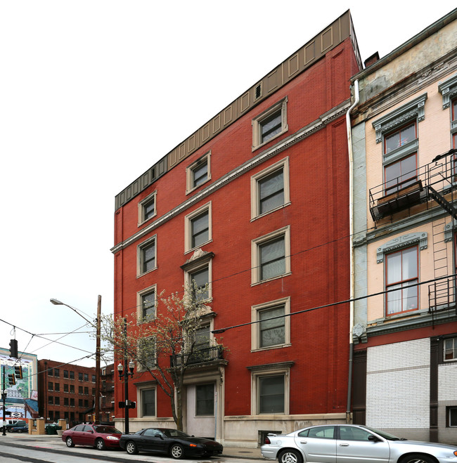 31 W 13th St in Cincinnati, OH - Foto de edificio - Building Photo