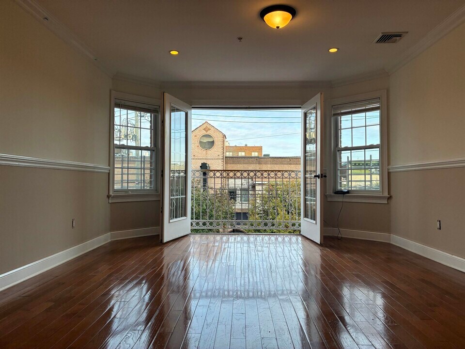 1215 New York Ave in Union City, NJ - Building Photo