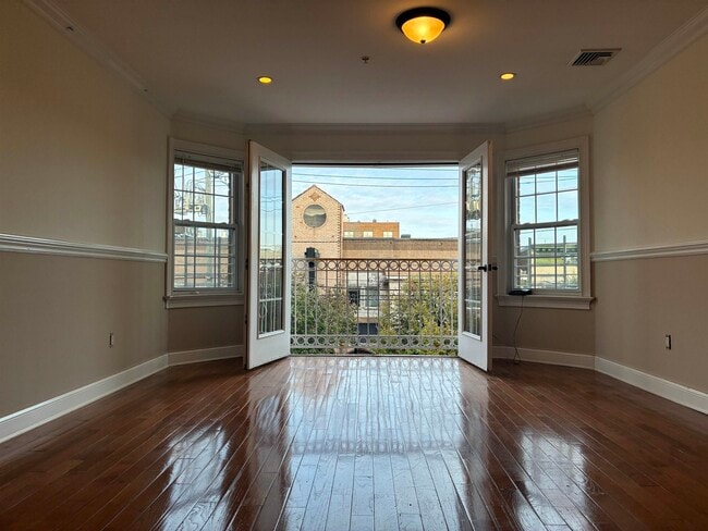 property at 1215 New York Ave