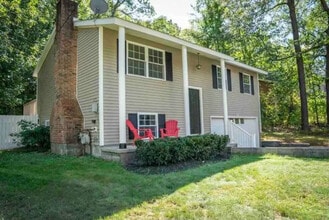 19 Curt Blvd in Saratoga Springs, NY - Foto de edificio - Building Photo