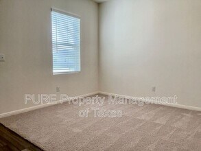 203 Stonebrook Dr in Hutto, TX - Building Photo - Building Photo