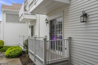 105 Alexandria Way in Bernards, NJ - Building Photo - Building Photo