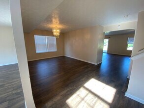 4221 Dobbin Cir in Dayton, OH - Building Photo - Building Photo