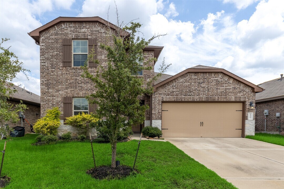 3327 Sumac Dr in Park Row, TX - Building Photo