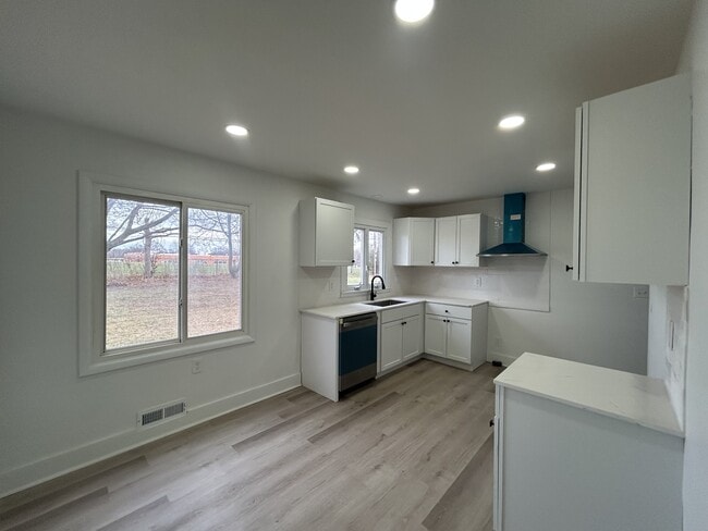 254 W Craig Hill Dr in Rochester, NY - Building Photo - Building Photo